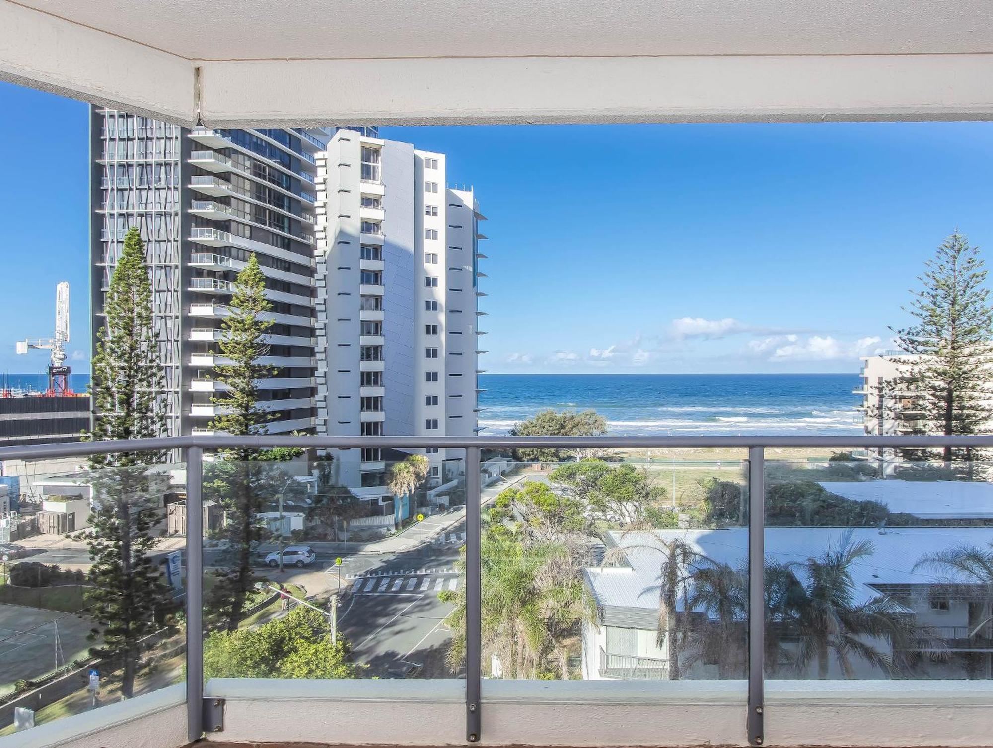Baronnet Apartments Gold Coast Exterior photo
