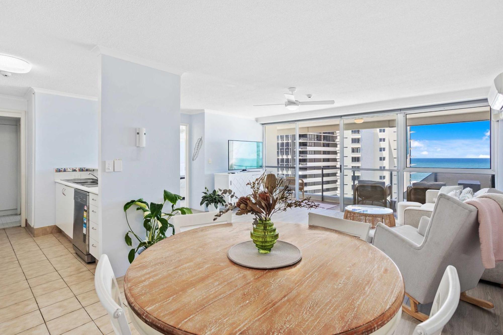 Baronnet Apartments Gold Coast Exterior photo